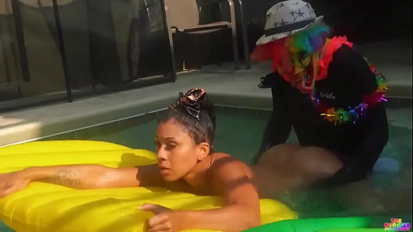 18 year old Lifeguard gets fucked for clout